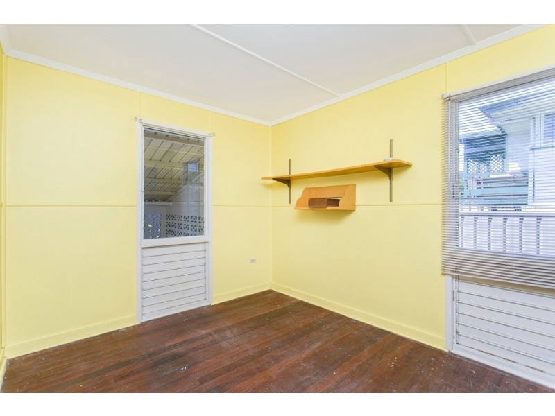3 Houghton Avenue, Redcliffe QLD 4020