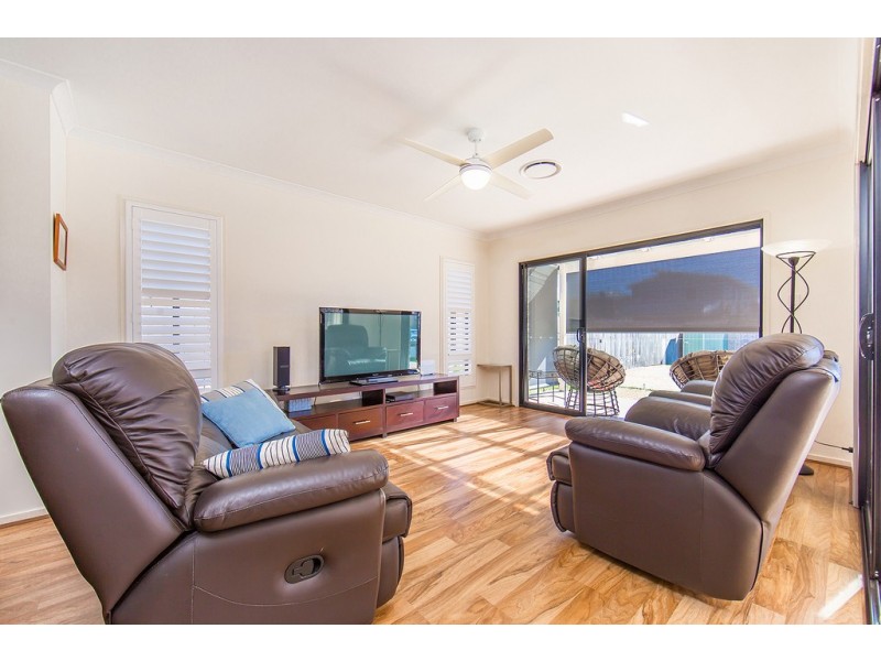 12a Queen Street, Scarborough QLD 4020