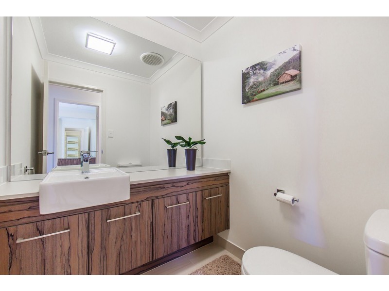 12a Queen Street, Scarborough QLD 4020