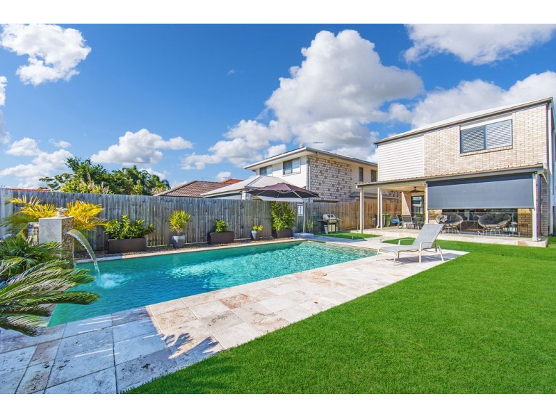 12a Queen Street, Scarborough QLD 4020