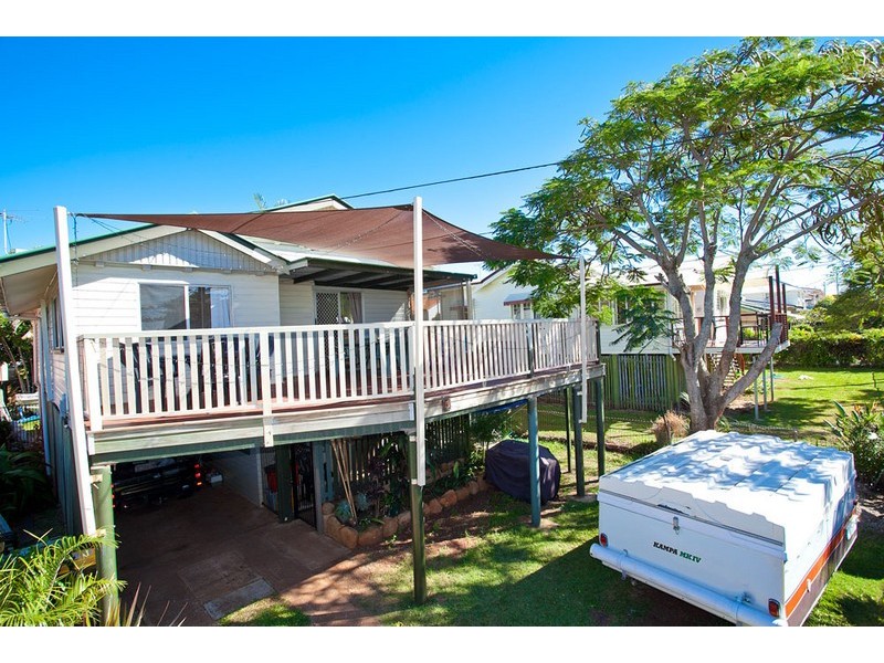 5 Griffith Road, Scarborough QLD 4020