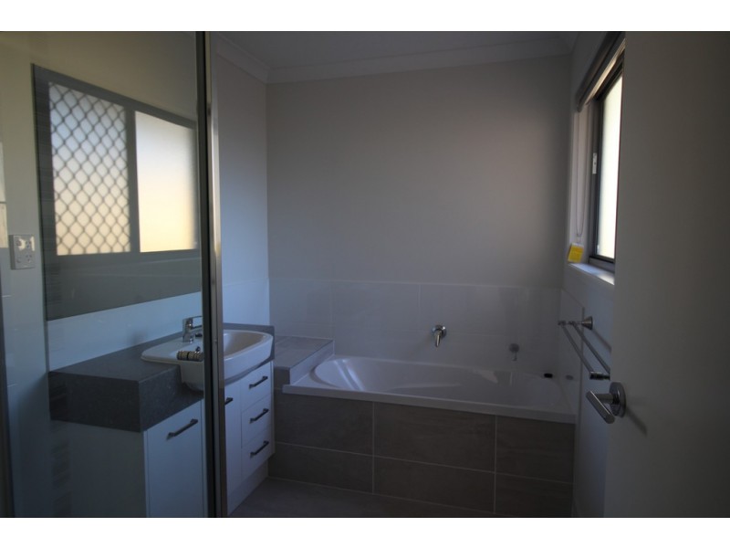 132 Board Street, Deagon QLD 4017