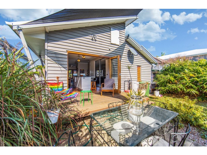 38 King Street, Woody Point QLD 4019