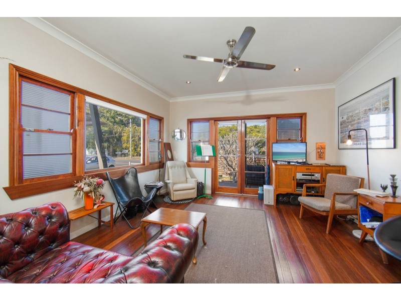 38 King Street, Woody Point QLD 4019