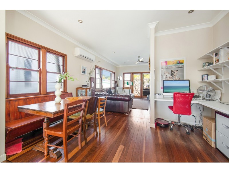 38 King Street, Woody Point QLD 4019