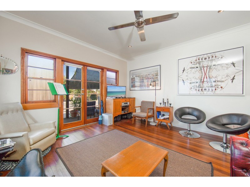 38 King Street, Woody Point QLD 4019