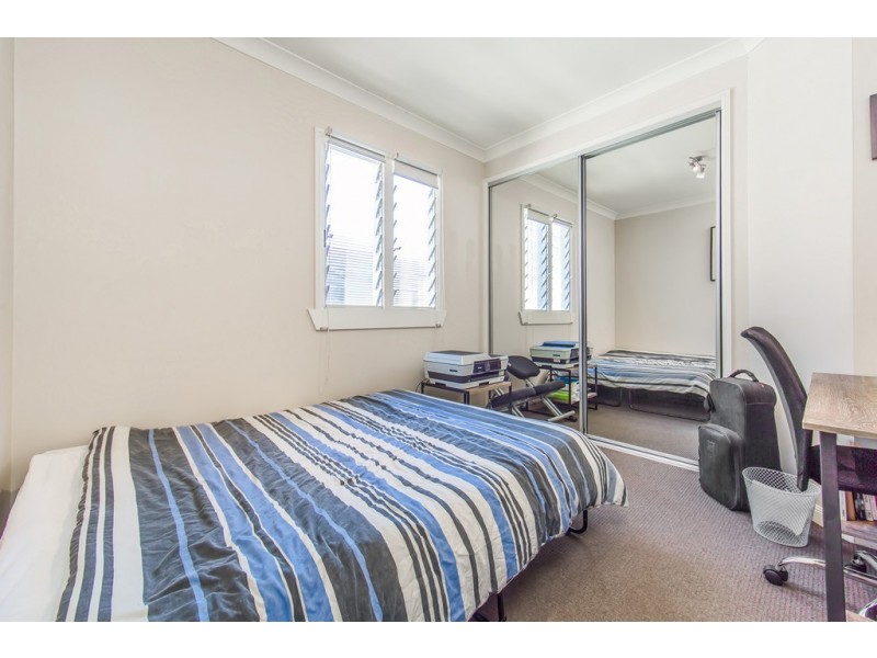 38 King Street, Woody Point QLD 4019