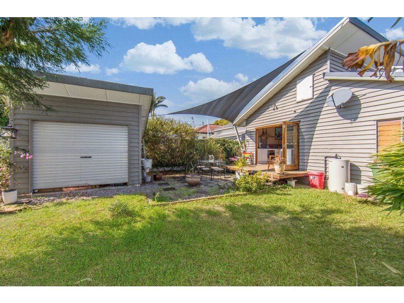 38 King Street, Woody Point QLD 4019