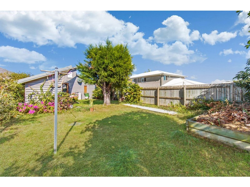 38 King Street, Woody Point QLD 4019