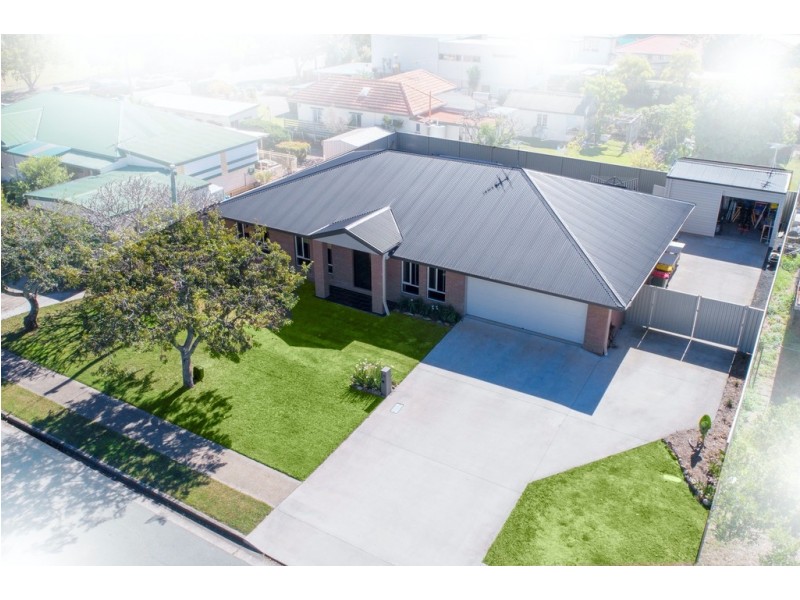 10 Davis Street, Redcliffe QLD 4020