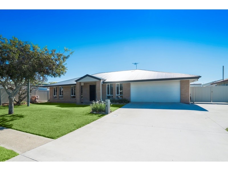 10 Davis Street, Redcliffe QLD 4020