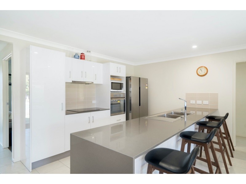 10 Davis Street, Redcliffe QLD 4020