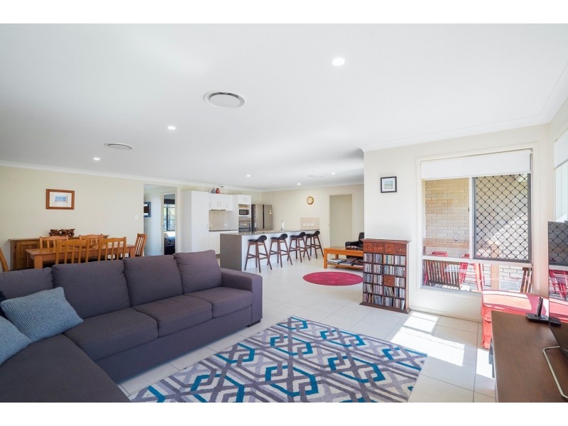 10 Davis Street, Redcliffe QLD 4020