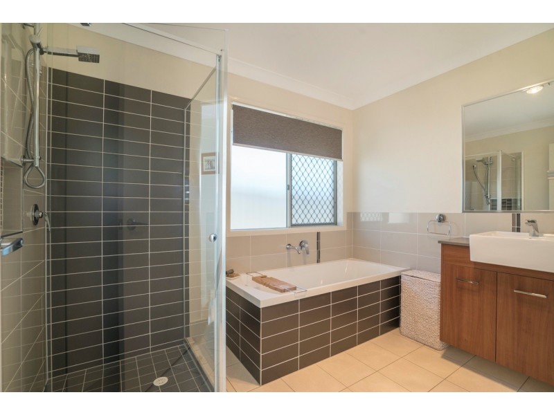 10 Davis Street, Redcliffe QLD 4020