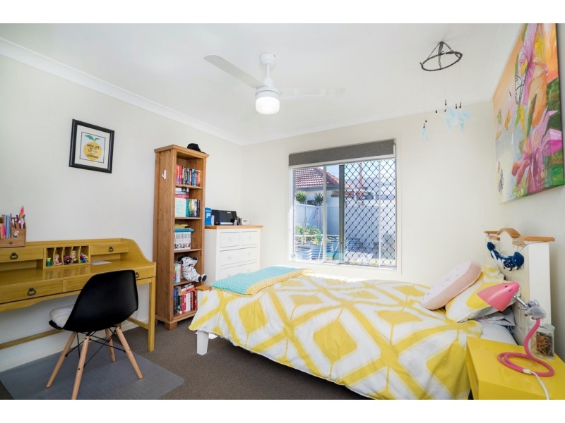 10 Davis Street, Redcliffe QLD 4020