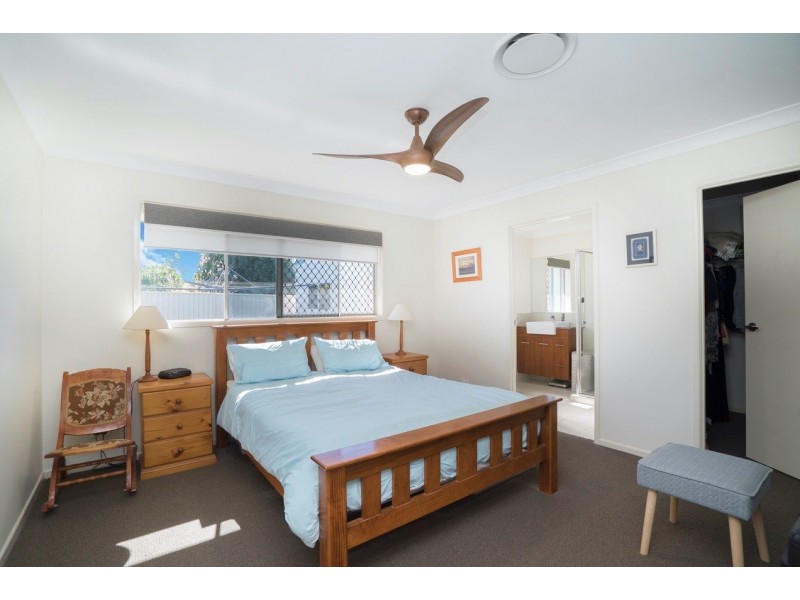 10 Davis Street, Redcliffe QLD 4020