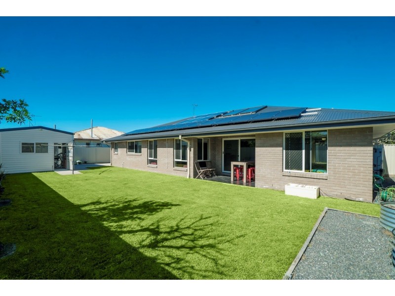 10 Davis Street, Redcliffe QLD 4020