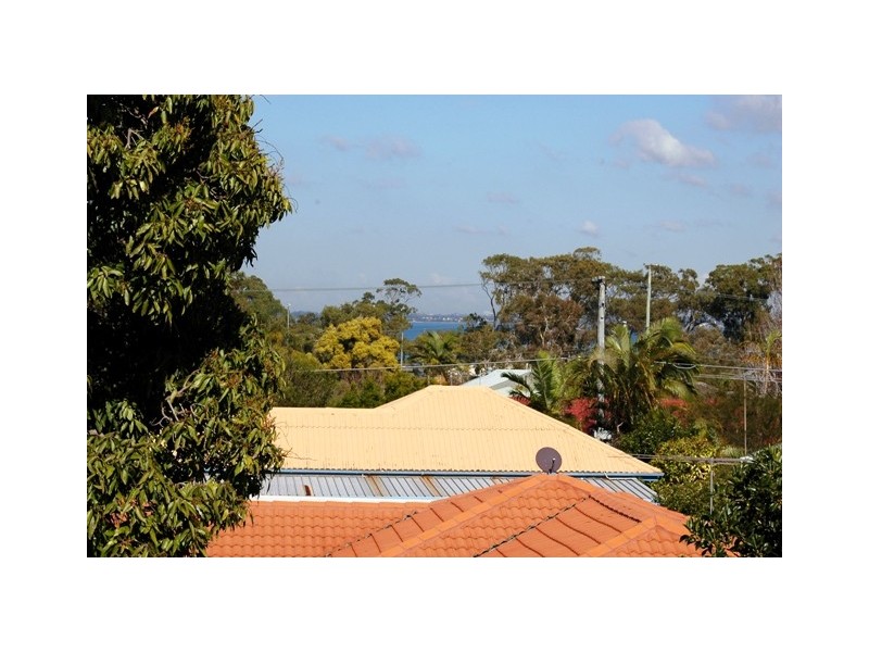 18 Clifford Street, Woody Point QLD 4019