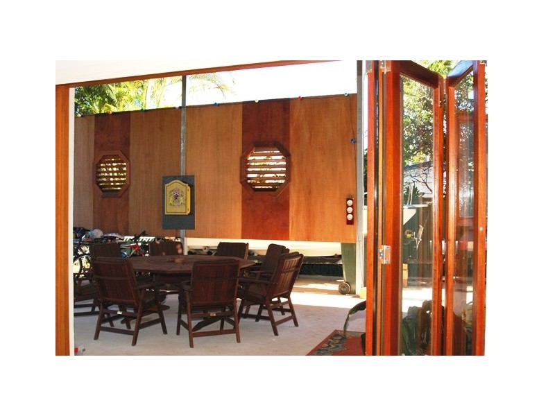 18 Clifford Street, Woody Point QLD 4019