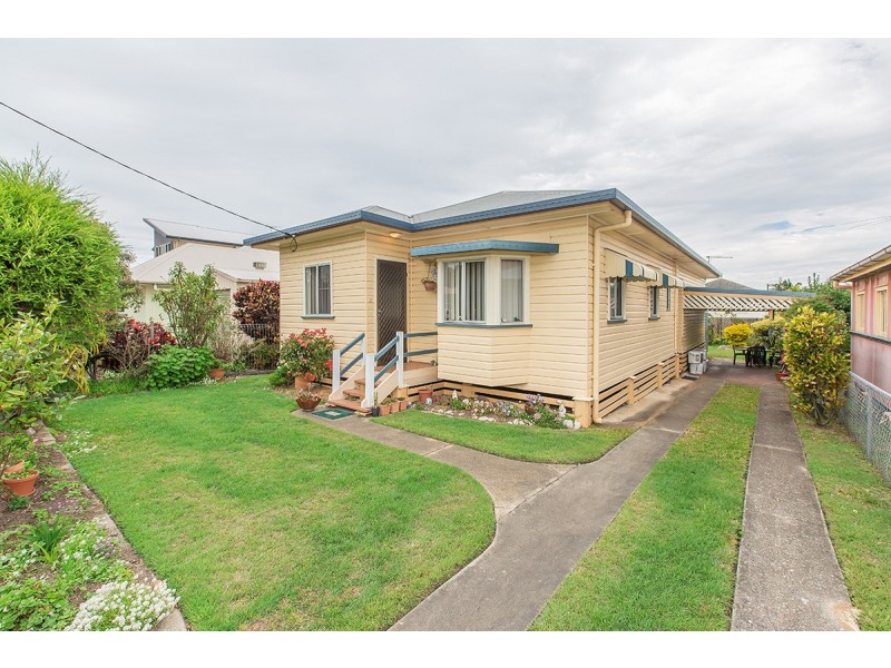19 Arthur Street, Woody Point QLD 4019