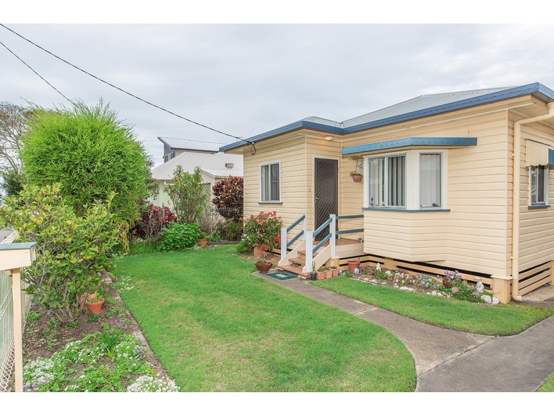 19 Arthur Street, Woody Point QLD 4019