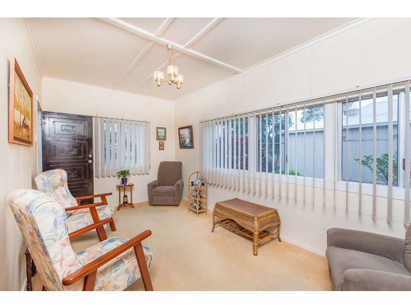 19 Arthur Street, Woody Point QLD 4019