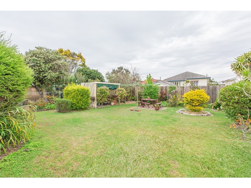 19 Arthur Street, Woody Point QLD 4019
