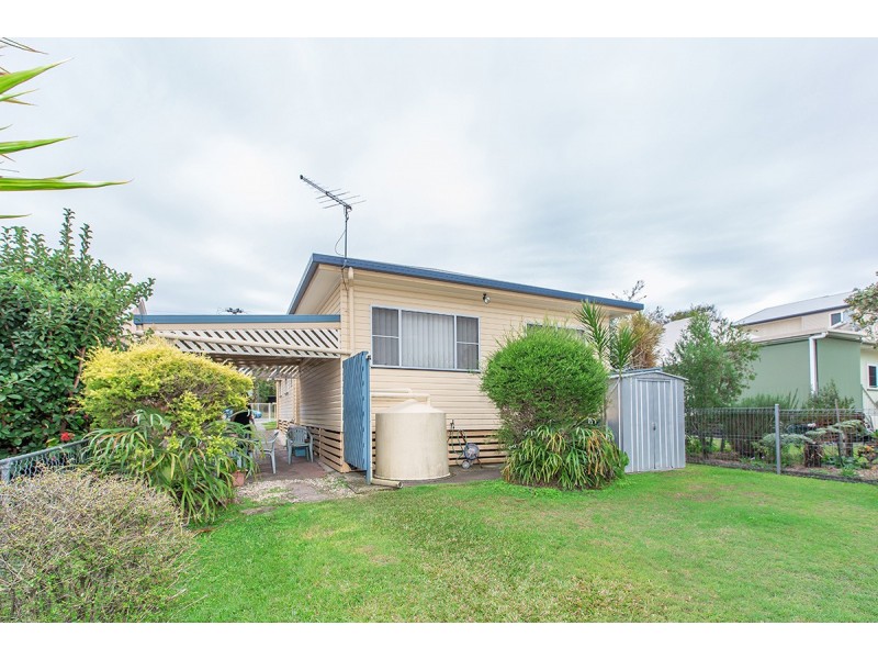 19 Arthur Street, Woody Point QLD 4019