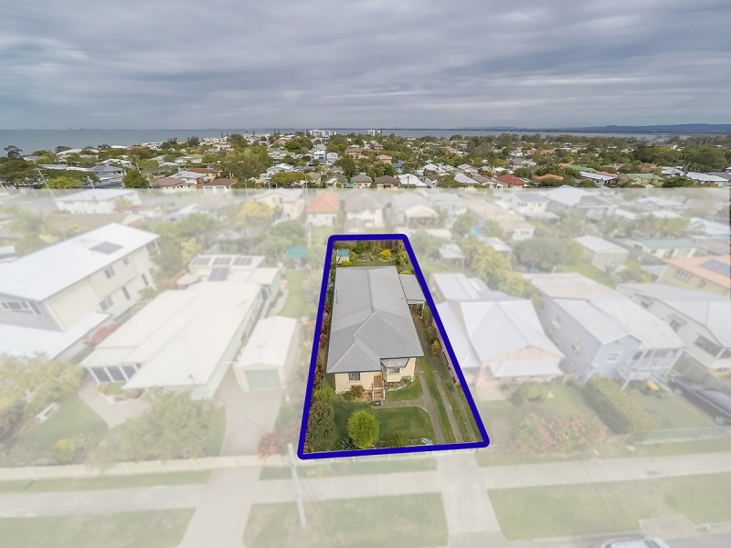 19 Arthur Street, Woody Point QLD 4019