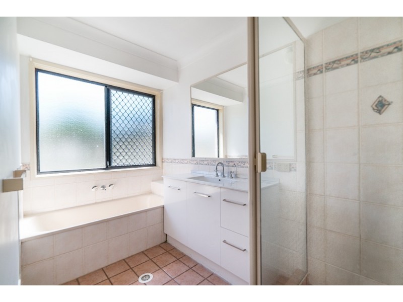 12 Banksia Court, Rothwell QLD 4022