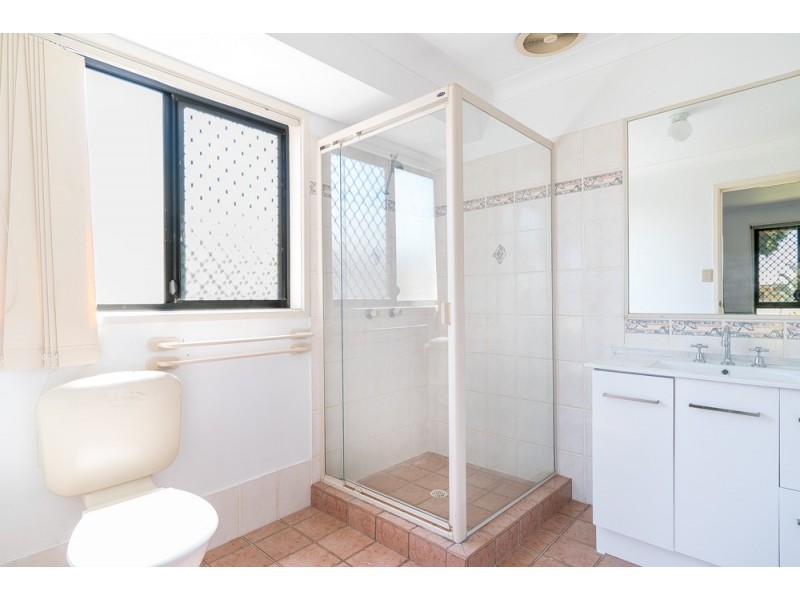 12 Banksia Court, Rothwell QLD 4022