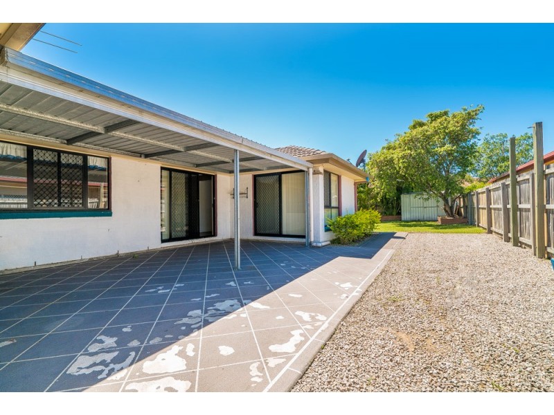 12 Banksia Court, Rothwell QLD 4022