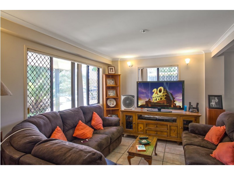 6 College Road, Clontarf QLD 4019