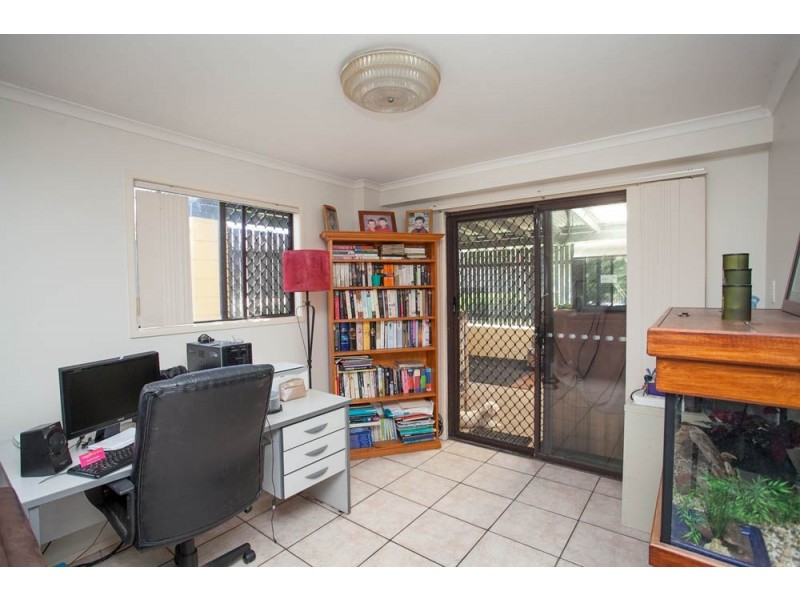 6 College Road, Clontarf QLD 4019