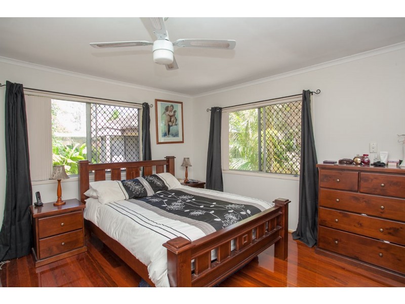 6 College Road, Clontarf QLD 4019