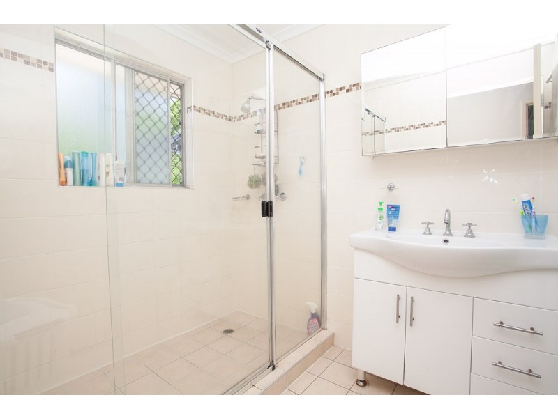 6 College Road, Clontarf QLD 4019
