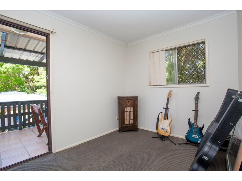 6 College Road, Clontarf QLD 4019