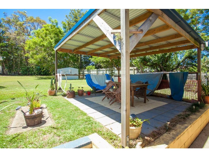 6 College Road, Clontarf QLD 4019