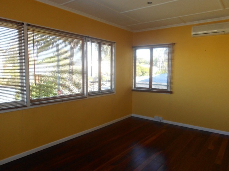 18  Ellen Street, Woody Point QLD 4019