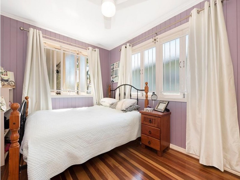 26 Albury Street, Deagon QLD 4017