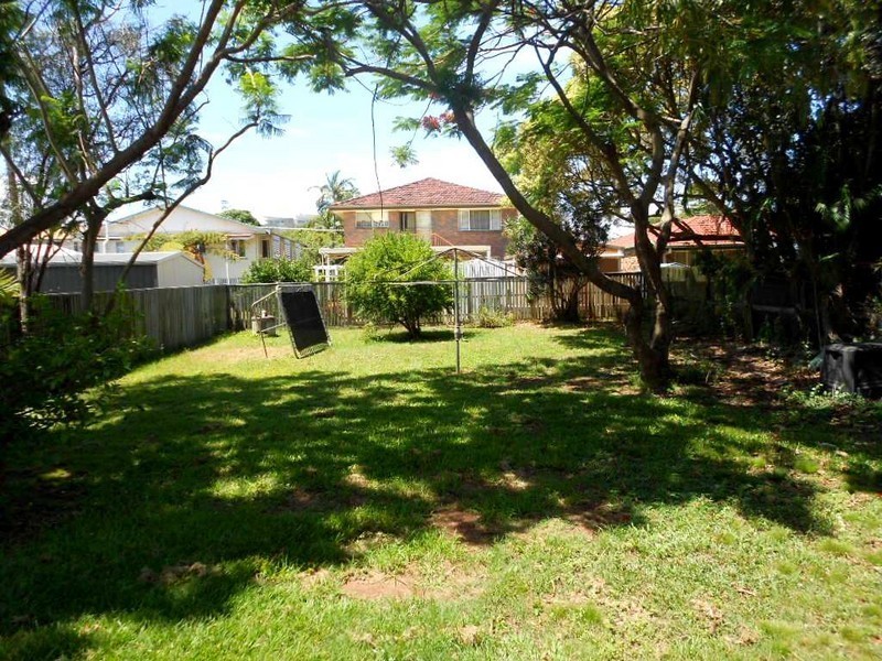 5 Steven Street, Redcliffe QLD 4020