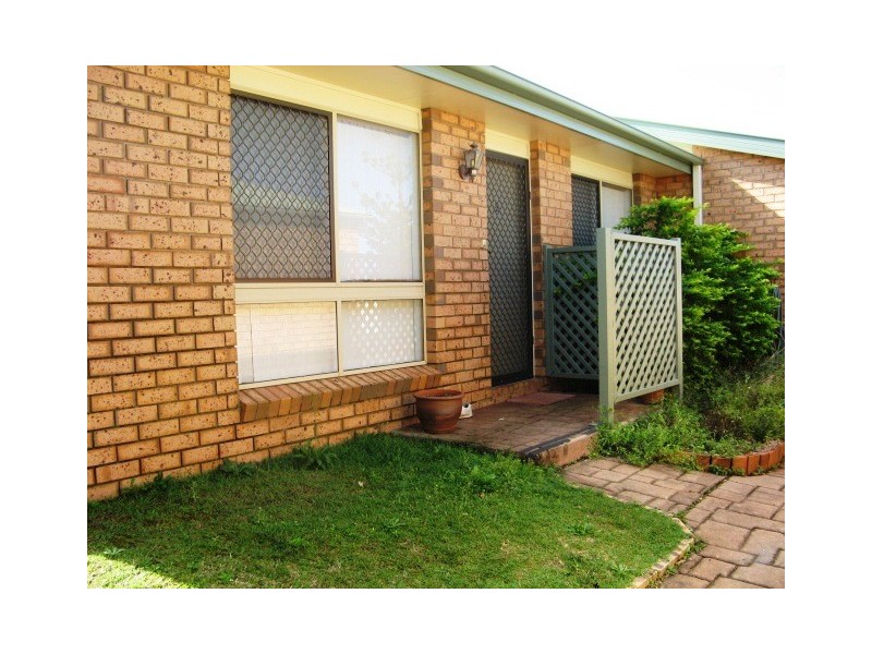 2/27 McAneny Street, Redcliffe QLD 4020