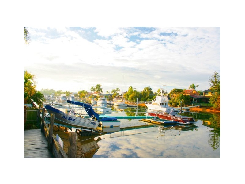 48 Southern Cross Drive, Scarborough QLD 4020