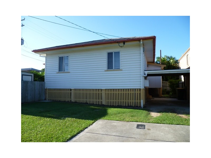 522 Oxley Avenue, Redcliffe QLD 4020