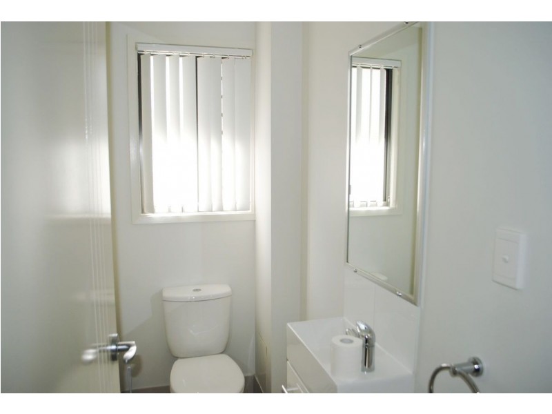 2/63 Lower King Street, Caboolture QLD 4510