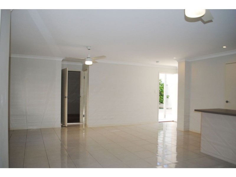 2/63 Lower King Street, Caboolture QLD 4510