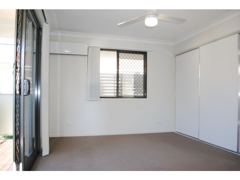 2/63 Lower King Street, Caboolture QLD 4510