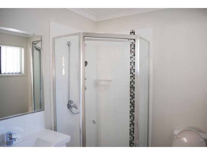 2/63 Lower King Street, Caboolture QLD 4510