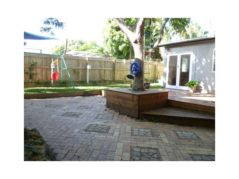 51 Griffith Road, Scarborough QLD 4020