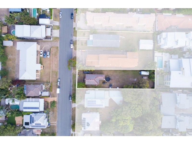11 Ellen Street, Woody Point QLD 4019